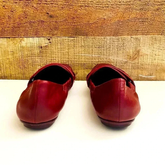 Mercedes Castillo Erin Burgundy Leather Loafers - Picture 5 of 10